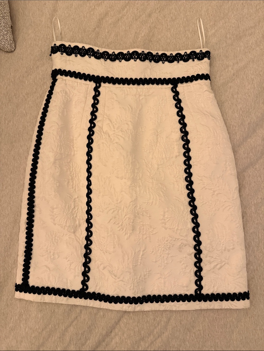 Dolce & Gabbana White Mini Skirt with Black Trim